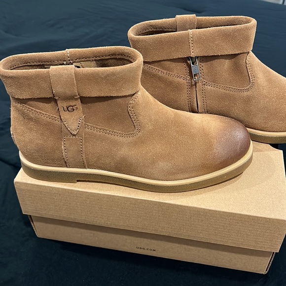 Ugg- josefene cuff boot/ chestnut color! Size 5 1/2 NEW! - Picture 3 of 8